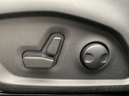 Used 2025 Jeep Compass Limited image 22