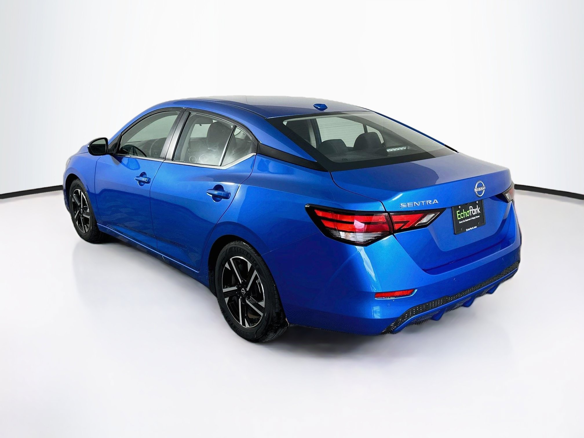 Used 2025 Nissan Sentra SV FWD image 5