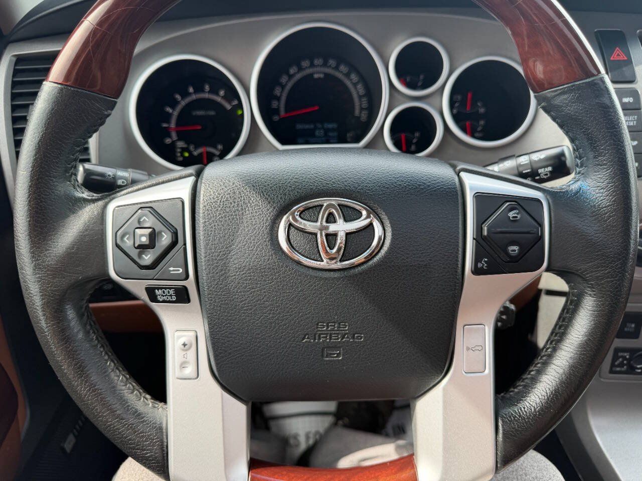 Used 2016 Toyota Sequoia Platinum AWD/4WD image 23