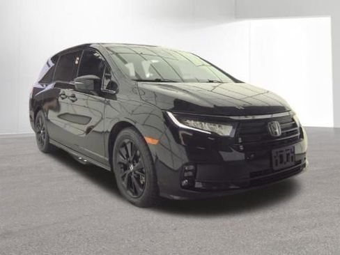 Used 2024 Honda Odyssey Sport image 2