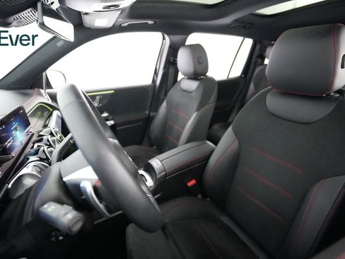 Used 2024 Mercedes-Benz EQB 300 4MATIC image 4