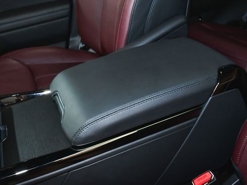 Used 2025 Land Rover Range Rover Sport Autobiography image 51