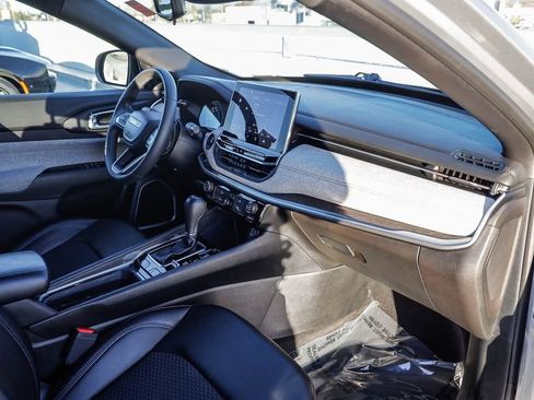 Certified 2023 Jeep Compass Latitude image 19