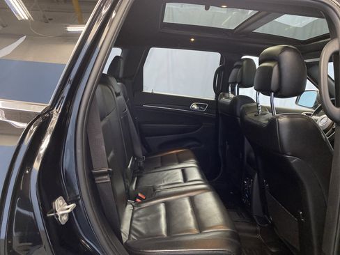 Used 2019 Jeep Grand Cherokee Limited w/ Luxury Group II image 39