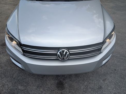 Used 2018 Volkswagen Tiguan Limited w/ Premium Package FWD image 12