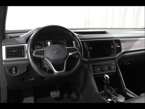 Certified 2020 Volkswagen Atlas Cross Sport SE AWD/4WD image 6