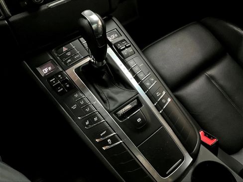 Used 2016 Porsche Macan S image 36