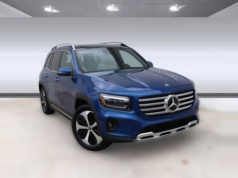 New 2025 Mercedes-Benz GLB 250 image 5