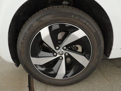 Used 2025 Jaguar F-PACE R-Dynamic S AWD/4WD image 5