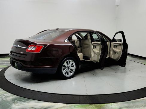 Used 2010 Ford Taurus Limited FWD image 11