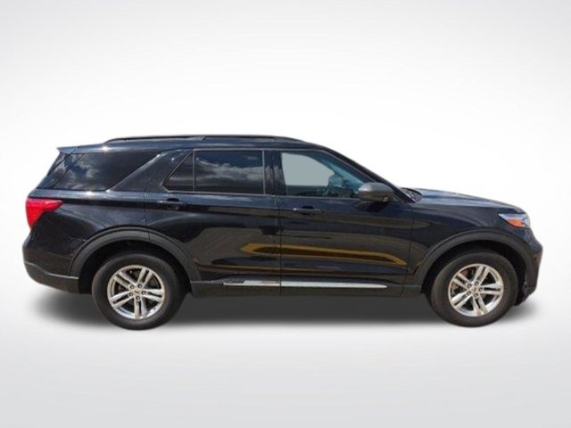 Certified 2024 Ford Explorer XLT RWD image 11