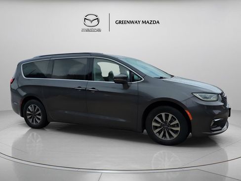 Used 2021 Chrysler Pacifica Touring-L FWD image 1