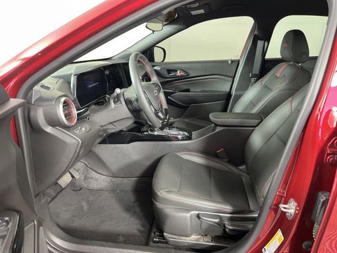 Certified 2025 Chevrolet Trax RS w/ Driver Confidence Package image 21