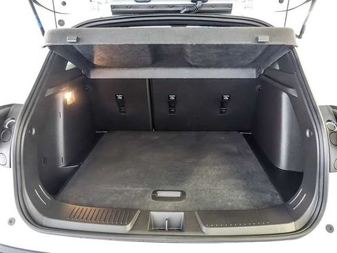 Used 2025 Chevrolet Trax RS w/ Sunroof Package FWD image 27