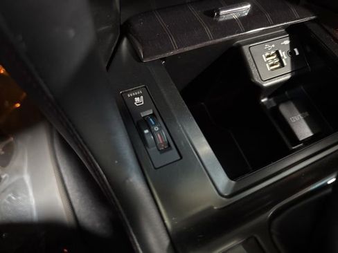 Used 2023 Lexus GX 460 Premium w/ Premium Package AWD/4WD image 6
