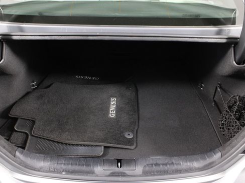 Used 2025 Genesis G70 2.5T image 14