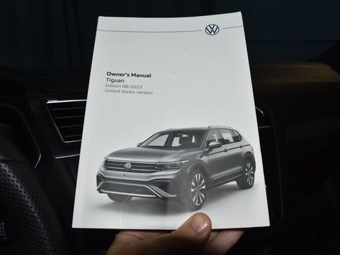 Used 2024 Volkswagen Tiguan SE R-Line image 11