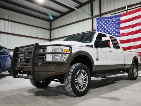 Used 2016 Ford F350 King Ranch image 3