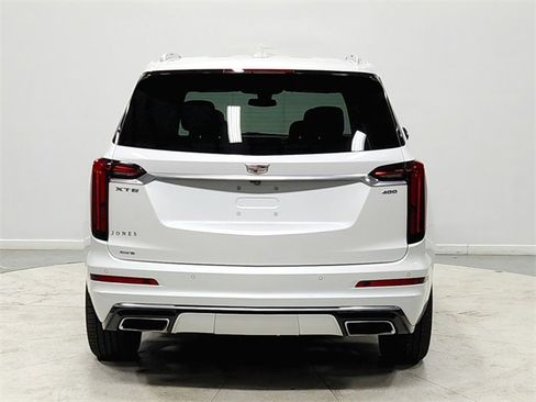 Used 2023 Cadillac XT6 Premium Luxury image 7