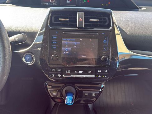 Used 2019 Toyota Prius LE AWD/4WD image 19