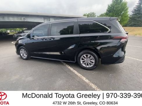 Certified 2023 Toyota Sienna LE FWD image 7