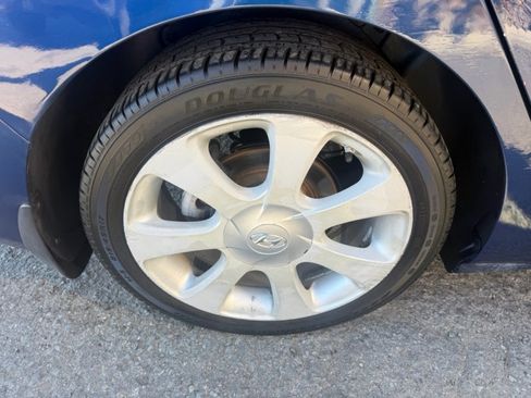 Used 2013 Hyundai Elantra Limited w/ Technology Pkg image 28