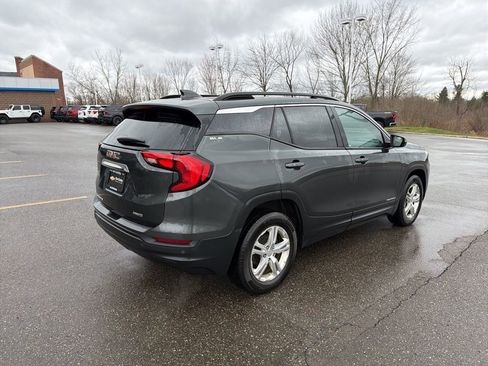 Used 2020 GMC Terrain SLE w/ Driver Convenience Package image 9