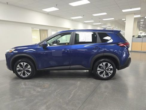 Used 2023 Nissan Rogue SV AWD/4WD image 3