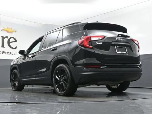 Used 2023 GMC Terrain SLE w/ Driver Convenience Package FWD image 5