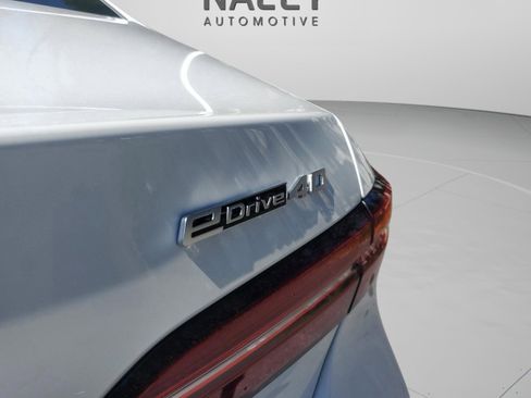 Used 2025 BMW i5 eDrive40i w/ Premium Package image 6