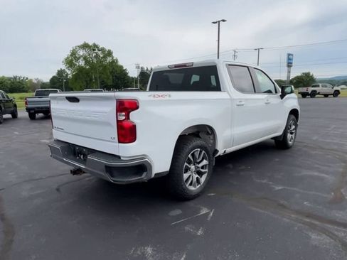 Used 2022 Chevrolet Silverado 1500 LT AWD/4WD image 8