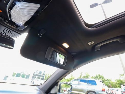 Used 2017 BMW 750i xDrive image 73