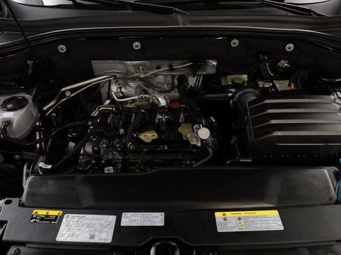 Used 2025 Volkswagen Atlas Cross Sport SE image 21