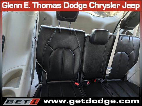 Certified 2024 Chrysler Pacifica Limited image 33