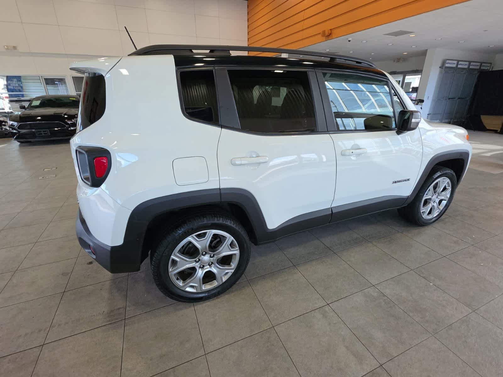 Used 2020 Jeep Renegade Limited AWD/4WD image 6