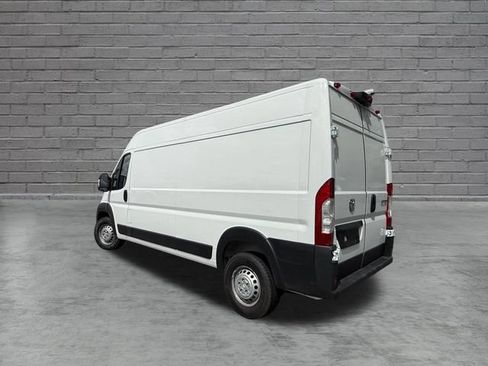 Used 2025 RAM ProMaster 2500 w/ Convenience Group FWD image 4