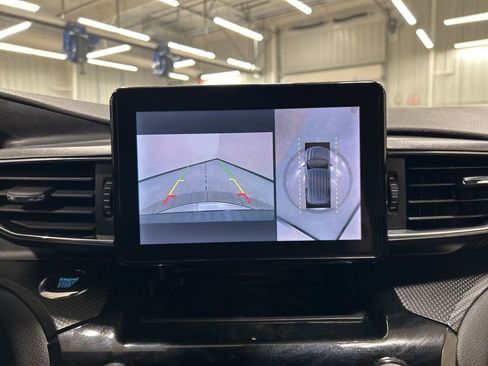 Certified 2023 Ford Explorer ST-Line w/ Class IV Trailer Tow Package image 20