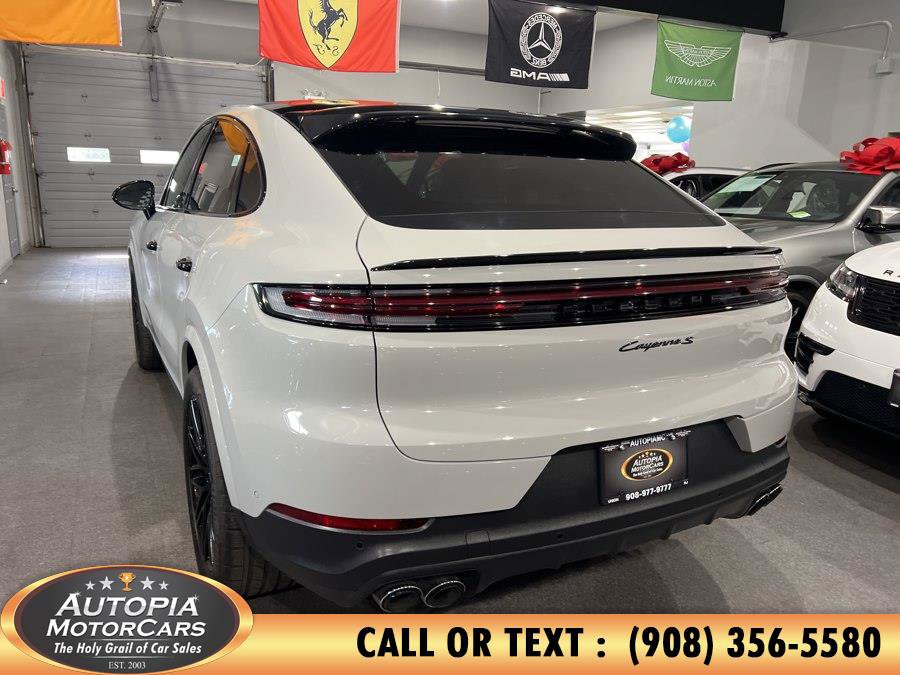 Used 2025 Porsche Cayenne S AWD/4WD image 5