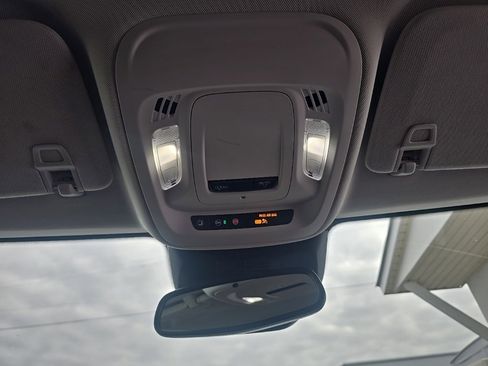 Used 2024 Buick Envision Preferred image 27