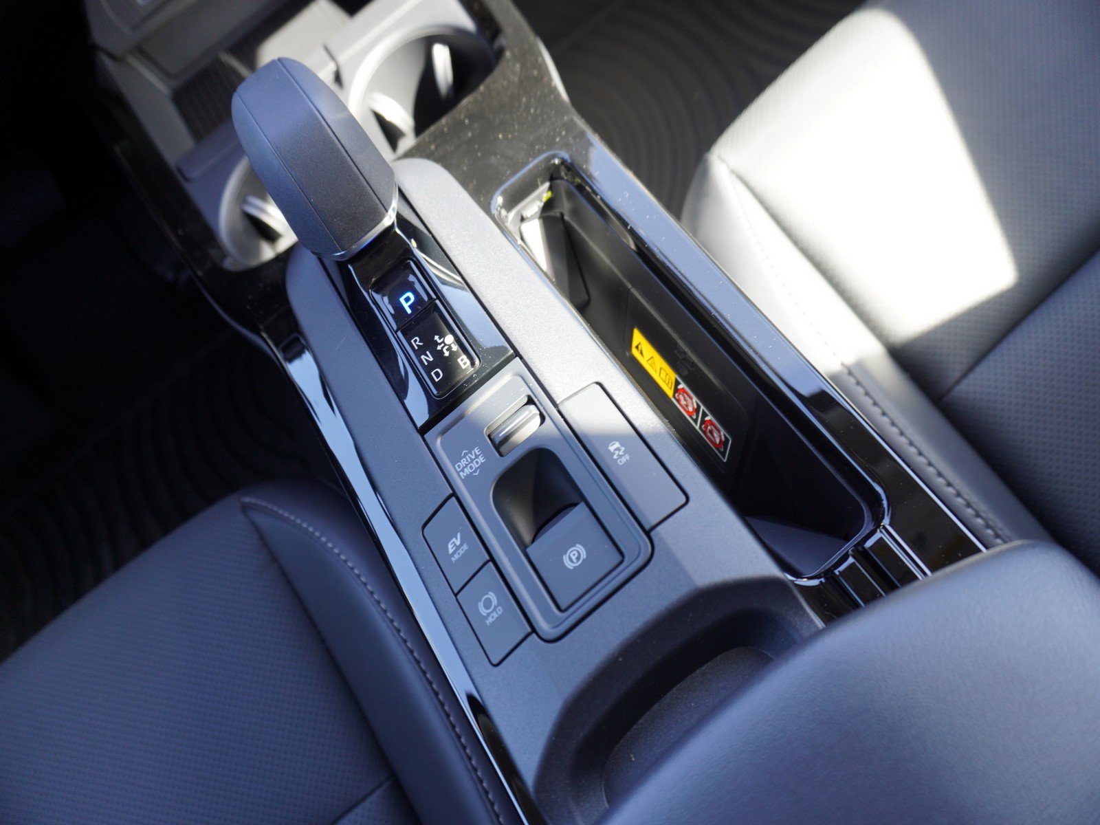 New 2027 Toyota Prius FWD image 18