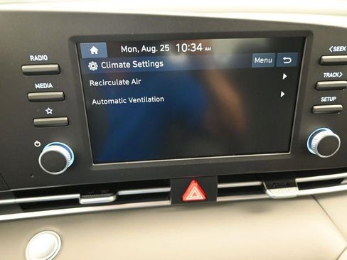 New 2025 Hyundai Elantra Sport image 16