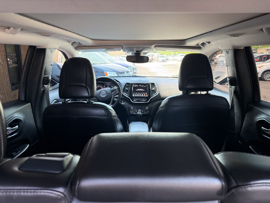 Used 2019 Jeep Cherokee Limited w/ Luxury Group AWD/4WD image 22