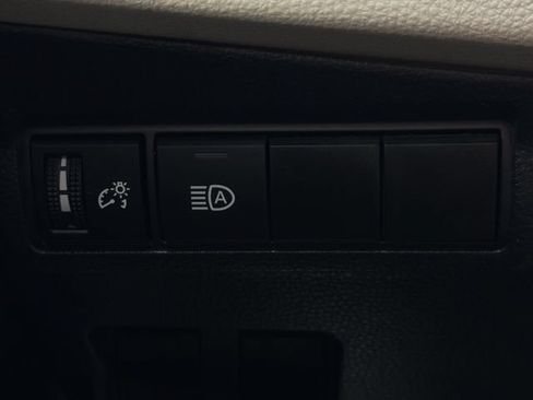 Used 2024 Toyota Corolla Cross XLE FWD image 28