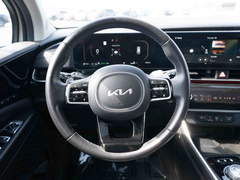 Used 2025 Kia Carnival SX Prestige FWD image 21