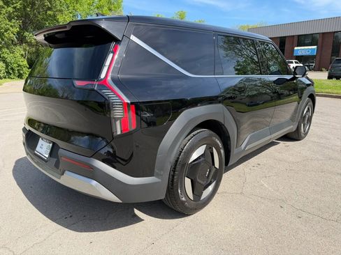 Used 2024 Kia EV9 Light Long Range image 6