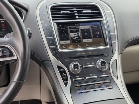Used 2019 Lincoln Nautilus Reserve w/ Cargo Utility Package FWD image 10