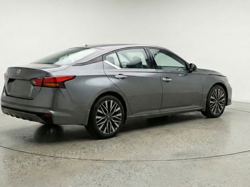 Used 2025 Nissan Altima 2.5 SV image 9