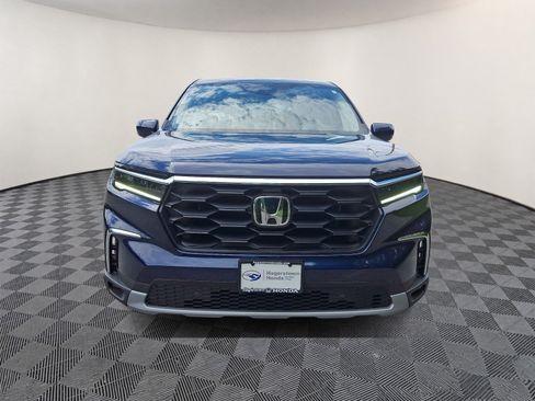 Used 2025 Honda Pilot EX-L image 2