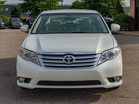Used 2011 Toyota Avalon Limited FWD image 2