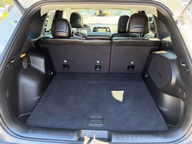 Used 2019 Jeep Cherokee Limited AWD/4WD image 14